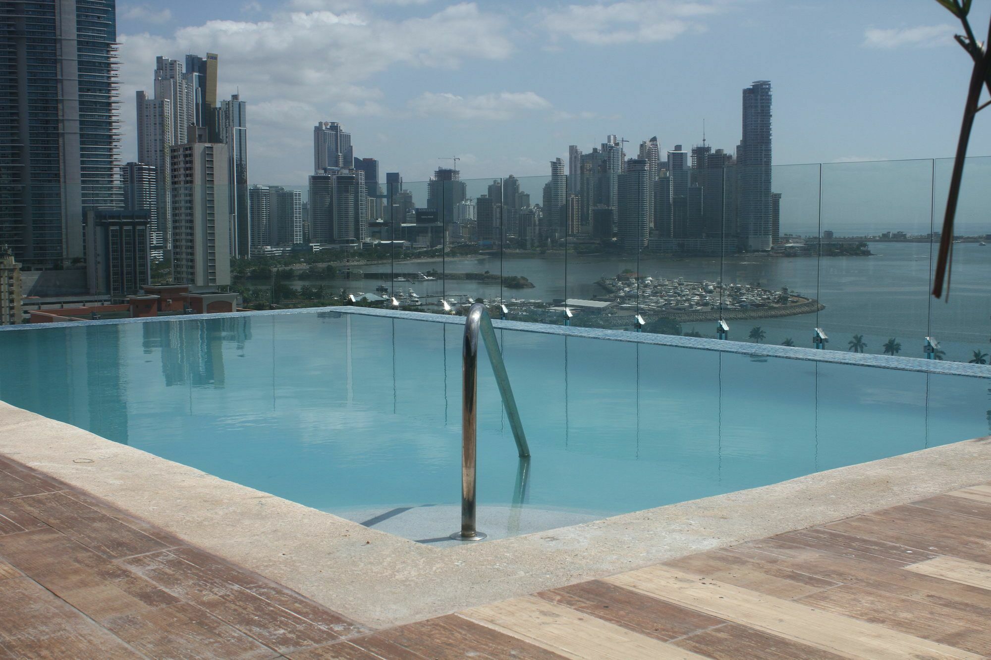 Innfiniti Hotel & Suites Panama City Exterior photo